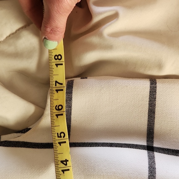 Cute ballerina vest from Le Chateau - Picture 3 of 4